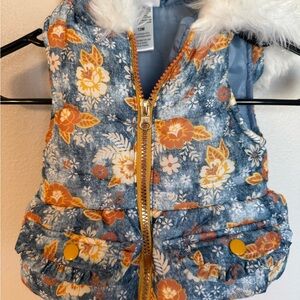 Little Lass Blue Floral Ruffle Pocket Vest with Faux Fur Size 12M